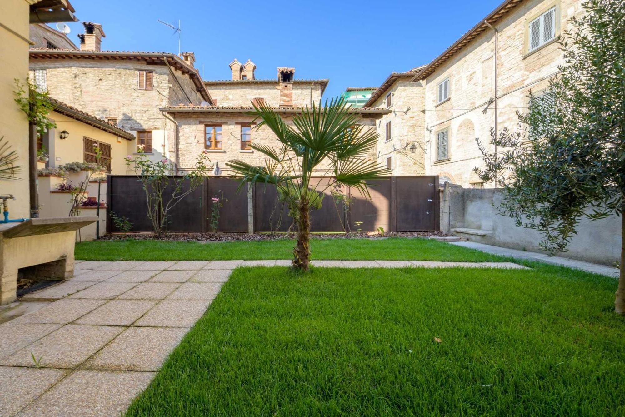 Appartamento Via Mazzini 23A Gubbio Esterno foto